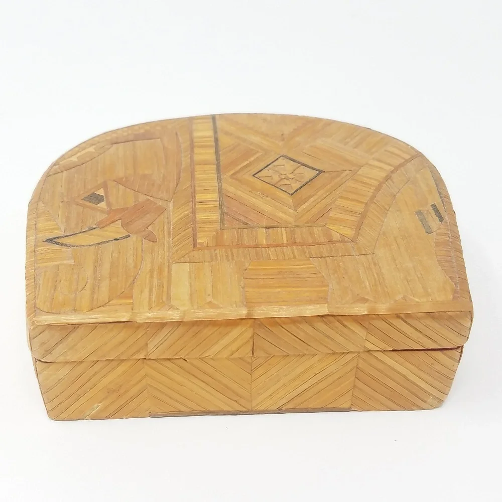 Vtg elephant straw‎ inlay trinket jewelry box satin